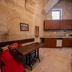 Chelebi Cave House ギョレメ