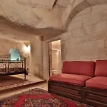 Chelebi Cave House Hotel 2*