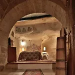 Chelebi Cave House 2*