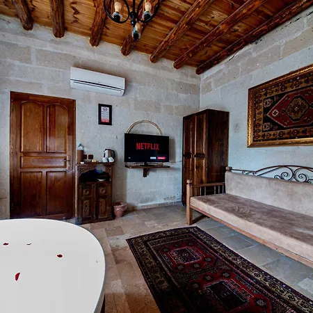 Chelebi Cave House 2*