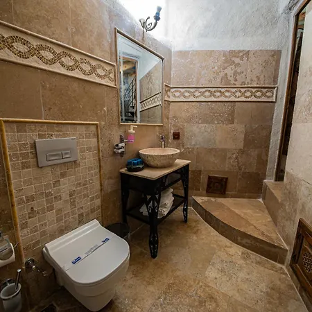 酒店 Chelebi Cave House 2*