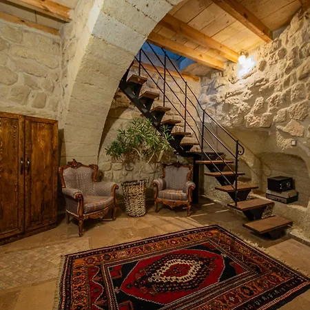 Chelebi Cave House Hotel 2*