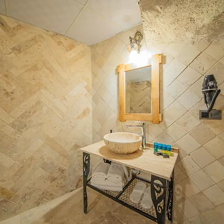 Chelebi Cave House ギョレメ