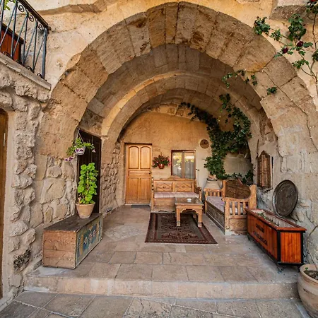Chelebi Cave House Hotel 2*