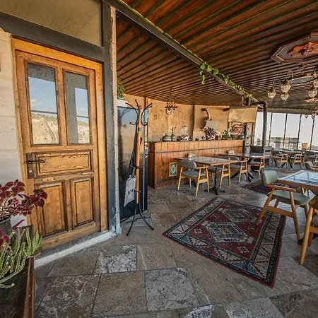 Chelebi Cave House Hotell 2*