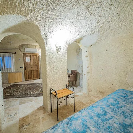 Chelebi Cave House ホテル 2*