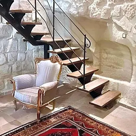 Chelebi Cave House ギョレメ
