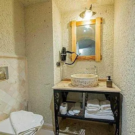 Chelebi Cave House Hotel 2*