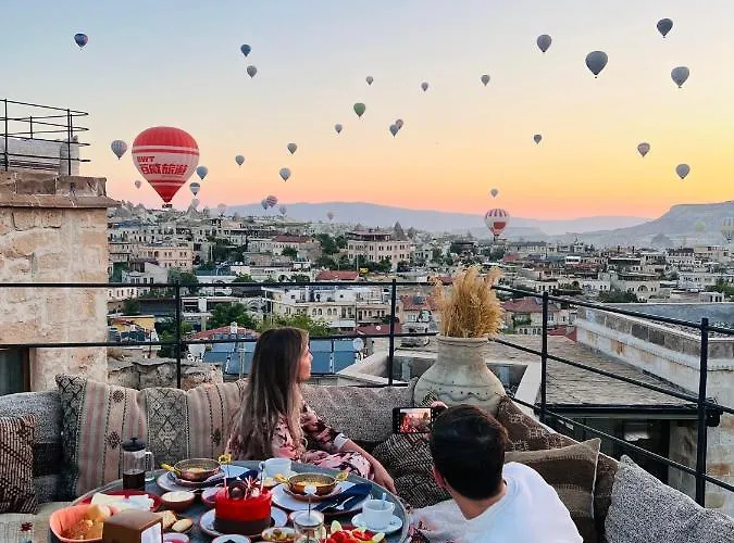 Chelebi Cave House فندق