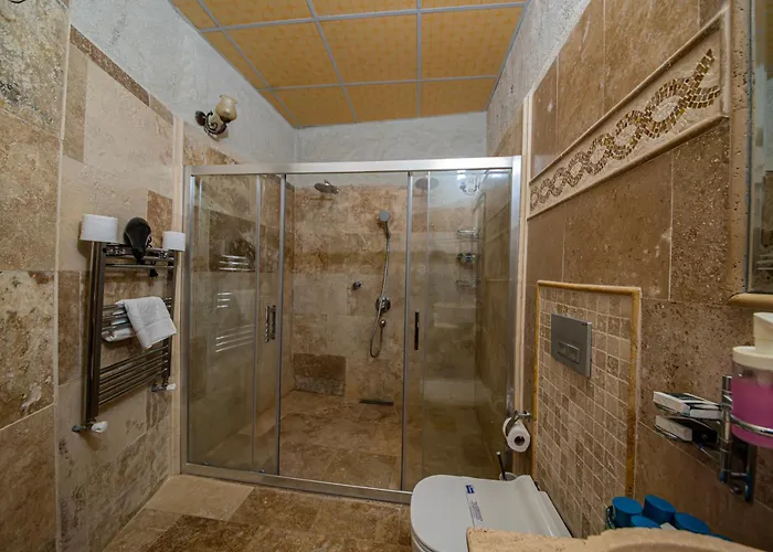 Chelebi Cave House فندق