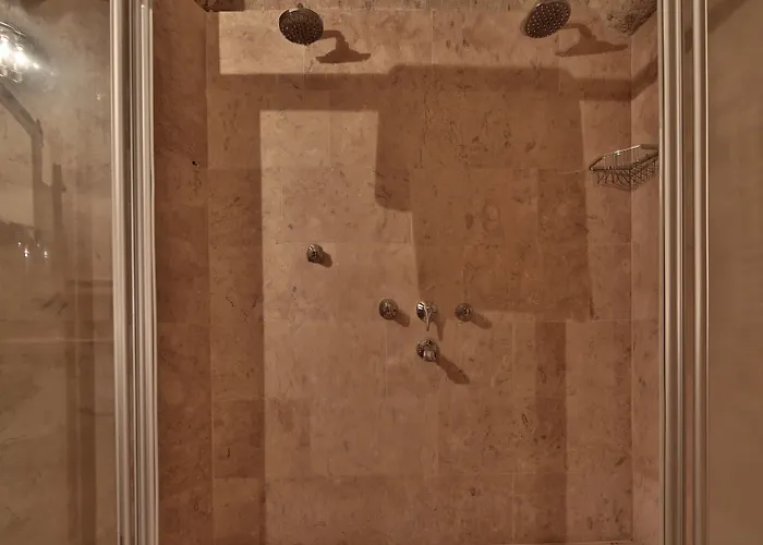 Chelebi Cave House 2*